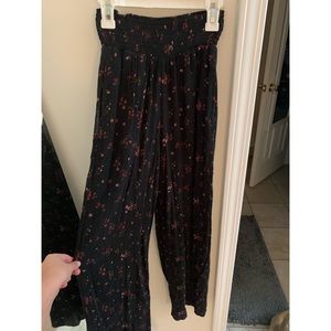 American Eagle floral flowy pants